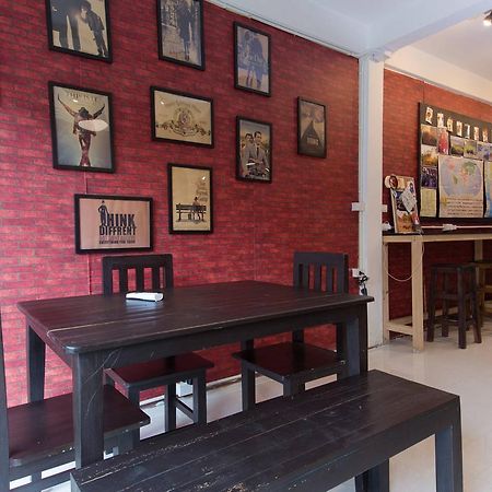 Mana Hostel Бангкок Екстер'єр фото