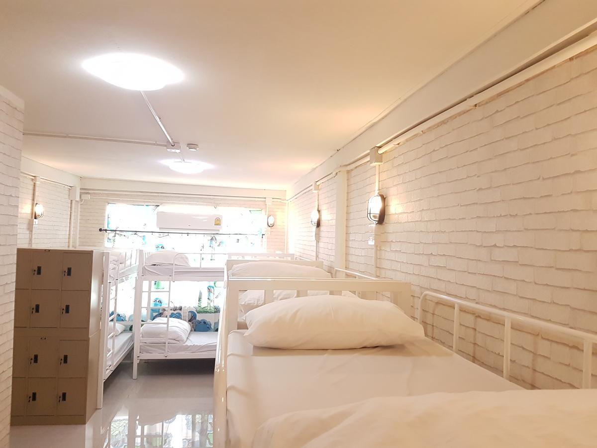 Mana Hostel Бангкок Екстер'єр фото