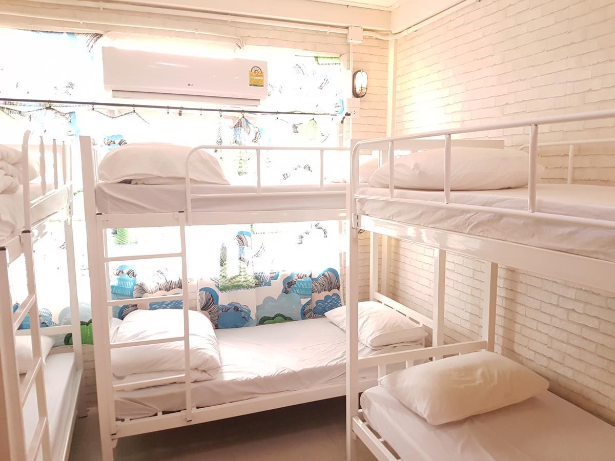 Mana Hostel Бангкок Екстер'єр фото