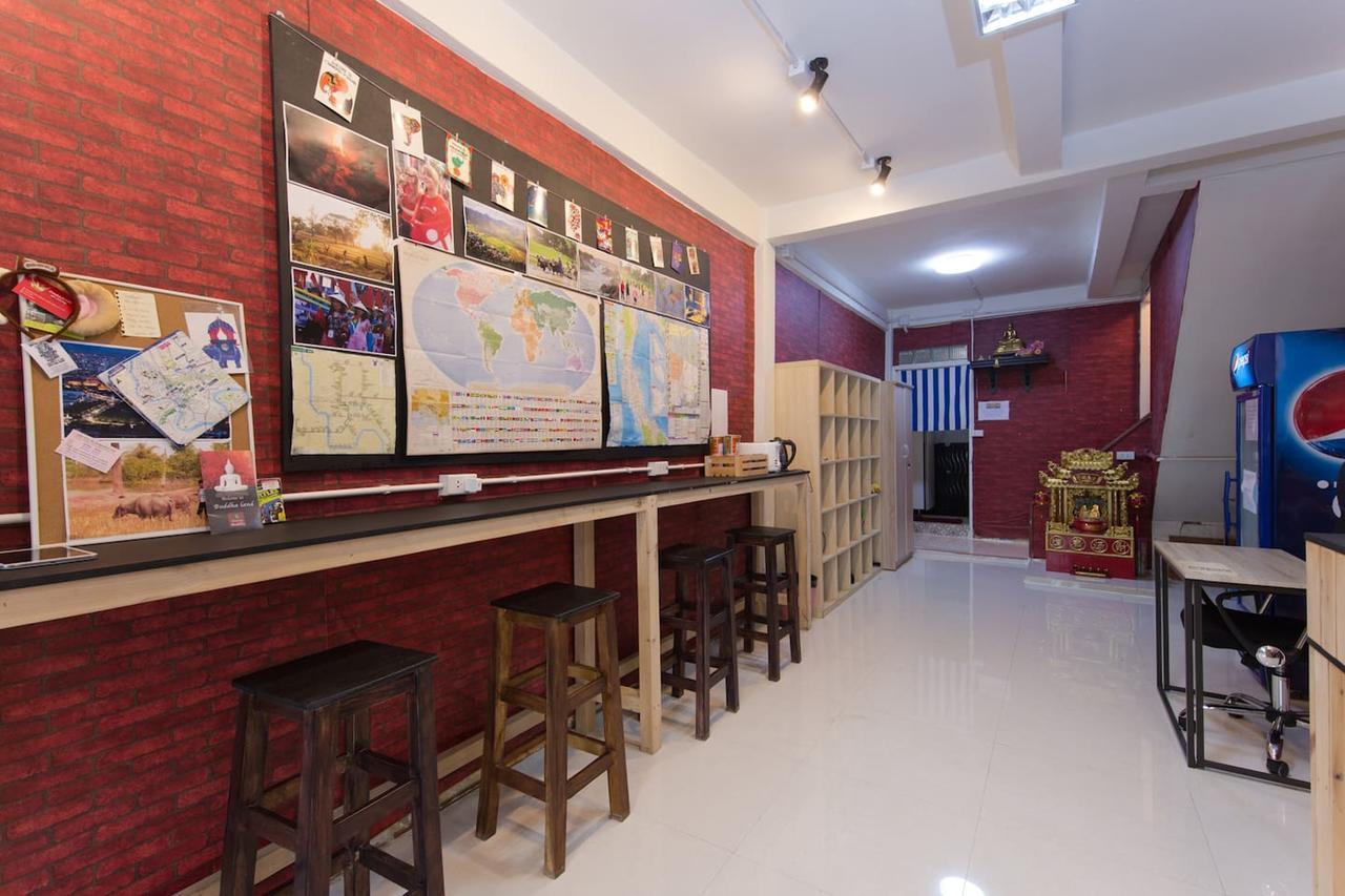 Mana Hostel Бангкок Екстер'єр фото