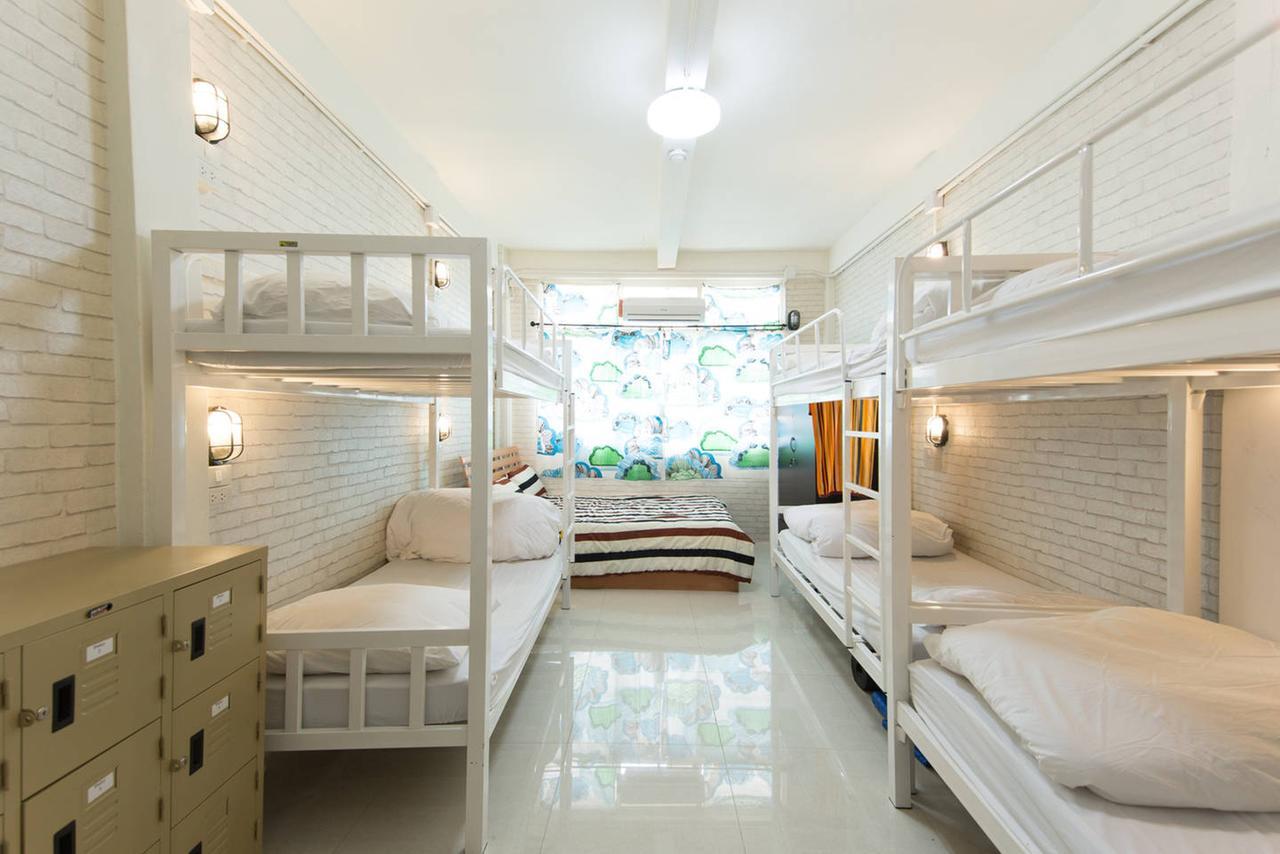 Mana Hostel Бангкок Екстер'єр фото